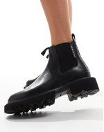 Ada leather chelsea boots in black