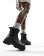Phoebe chunky chelsea boots in black