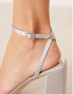 Bridal Wink 2 mid block heeled sandals in grey